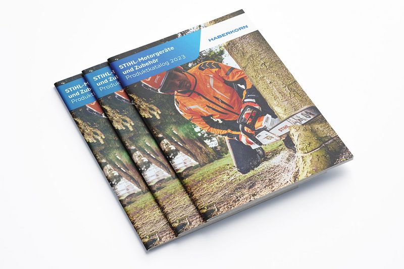 Mockup Stihl-Kataloge 2023 von Haberkorn auf weißem Hintergrund